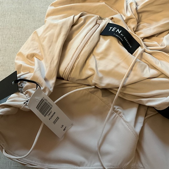 Ten by Babaton Swimsuit - Size L - NWT - Picture 4 of 5